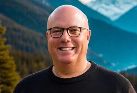 Bridging the Divide Between the Online and In-Person Customer Experience